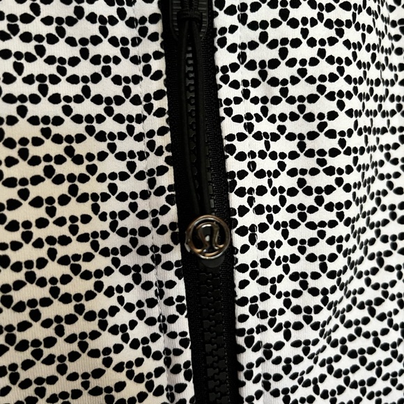 Lululemon define jacket black & white dot design excellent condition size 6 - Picture 3 of 8